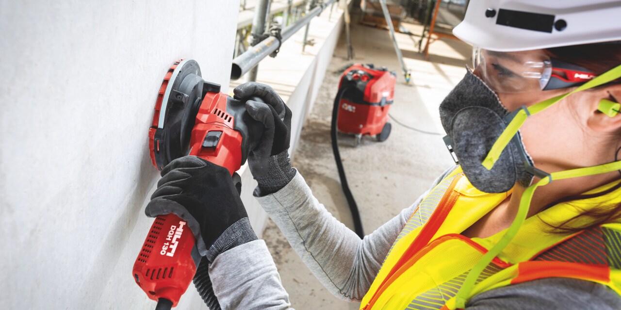 For virtually dust-free results combine tools like the DG 150 concrete grinder with a vacuum cleaner