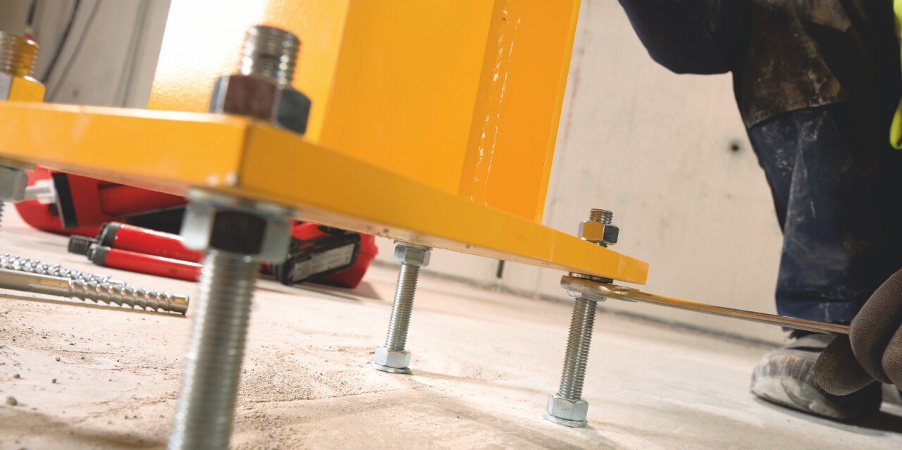 アンカーロッドとエレメント