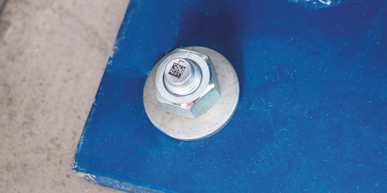 データマトリクスコードを備えたHDAアンカーとベースプレート