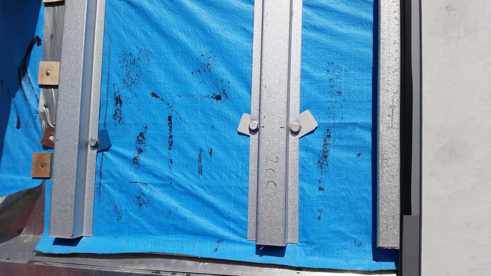 Top Hat battens secured using hot-dipped galvanised Hilti HUS3 screw anchors