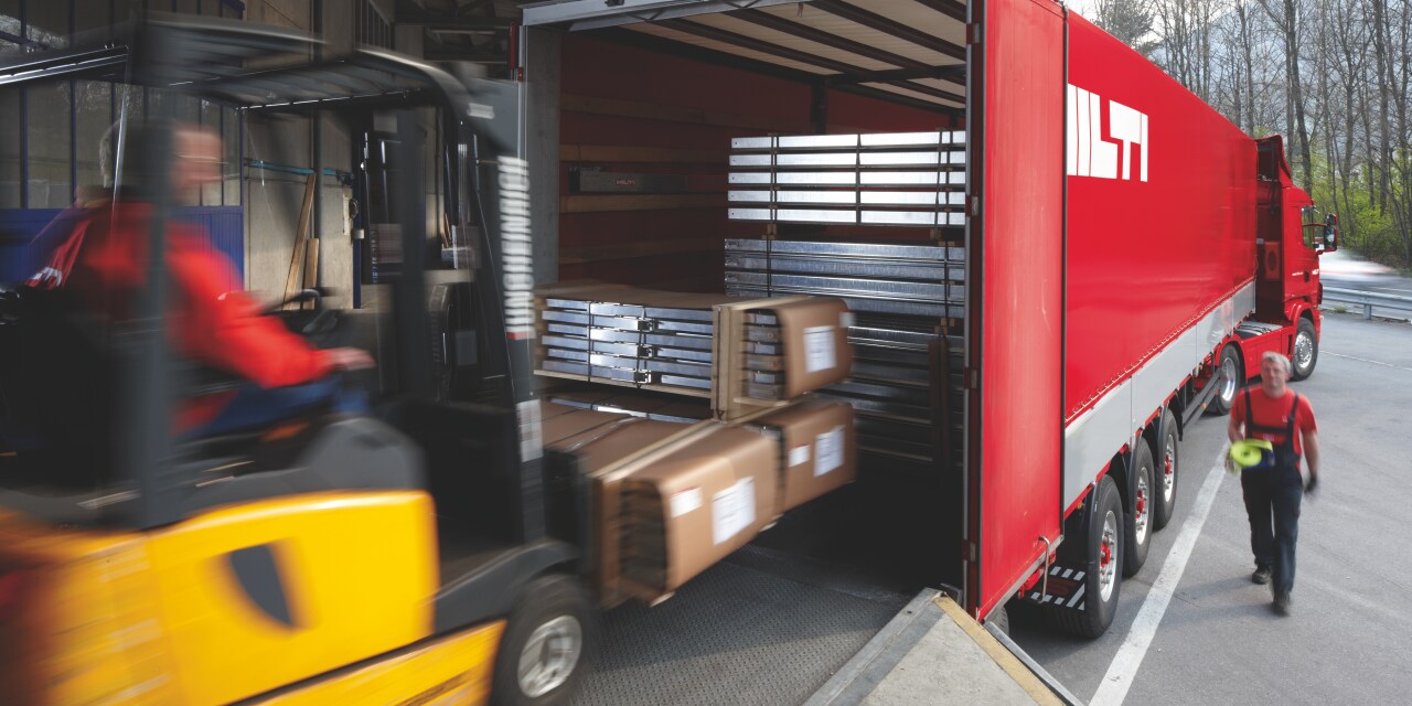 Construction site logistics simplified by BIM and E2E workflows