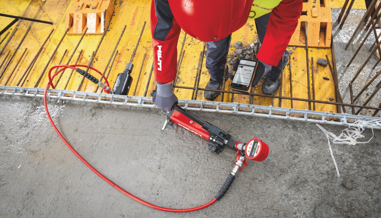 On-site rebar testing with the digital HAT 180 anchor tester