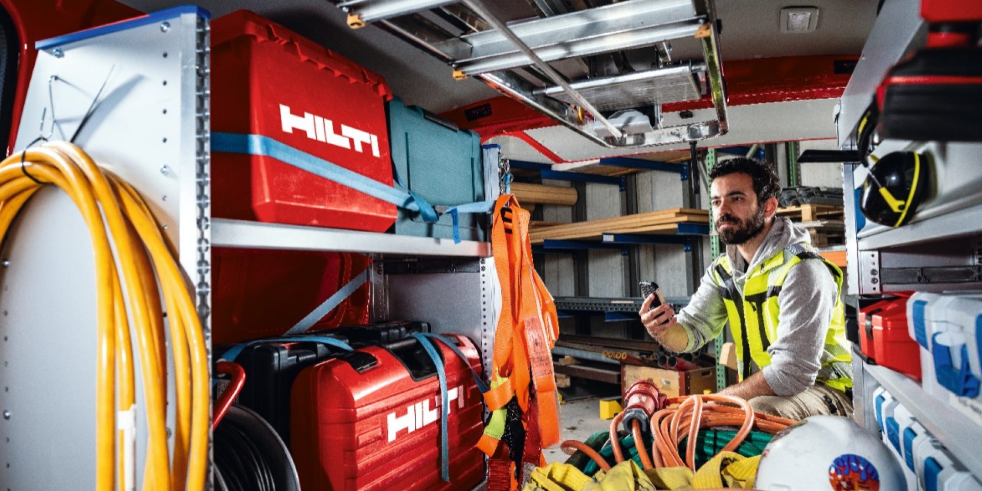 ON!Track ist die clevere Betriebsmittelverwaltung  für die Baubranche. Verfolgen Sie herstellerunabhängig Geräte, Werkzeuge und weitere Bestandsmittel, um produktiv und sicher zu arbeiten.