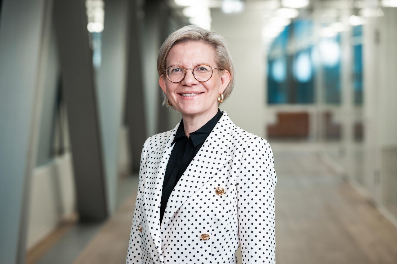 Please enter alternative text here (optional)