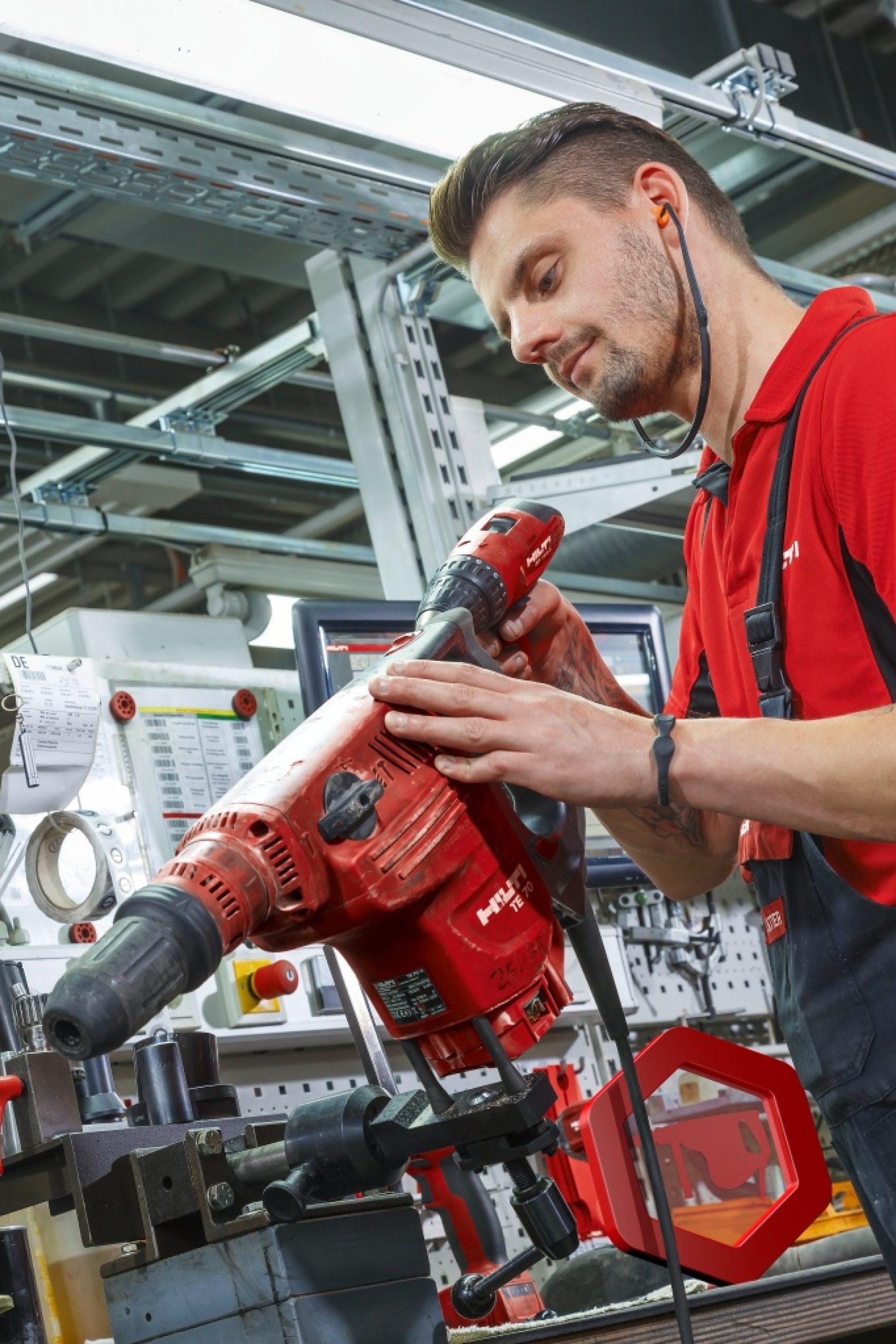 Please enter alternative text here (optional)