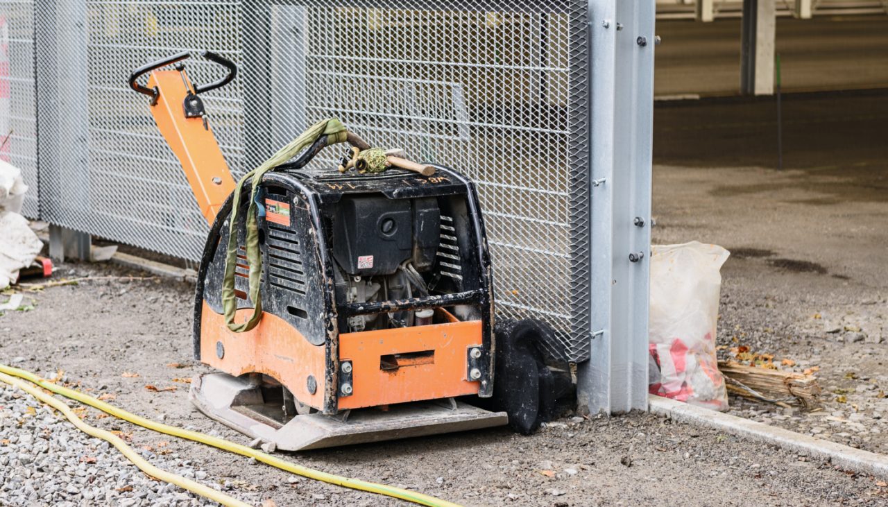 Some tools, such as those that can cause hand / arm vibration, can be used only for a limited period of time. When a worker scans in a tool, they access notes in ON!Track that will tell them how long they can use it to the exposure limit only.