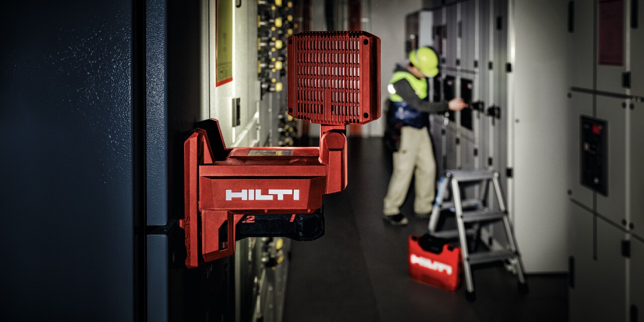 Työvalo magneetilla