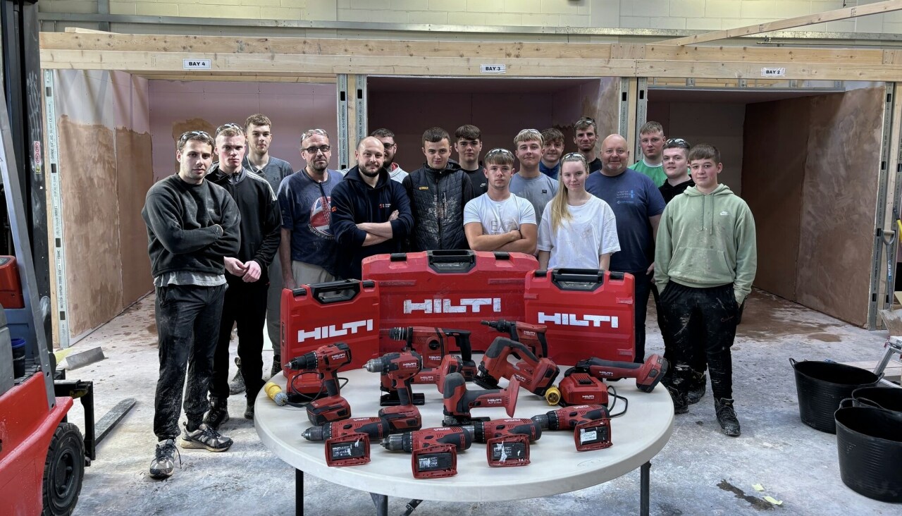 gorup of jobsite workers who received tools from Hilti Tool Donation programme
