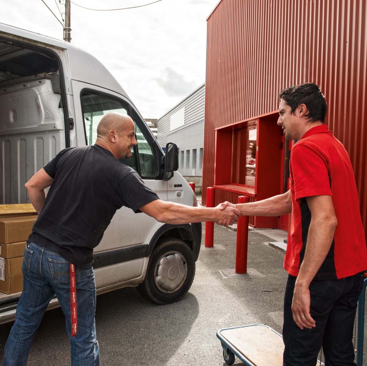 Europeen,France,2016,Hilti Store,
Possible Formats: 2:1, 3:1, Landscape