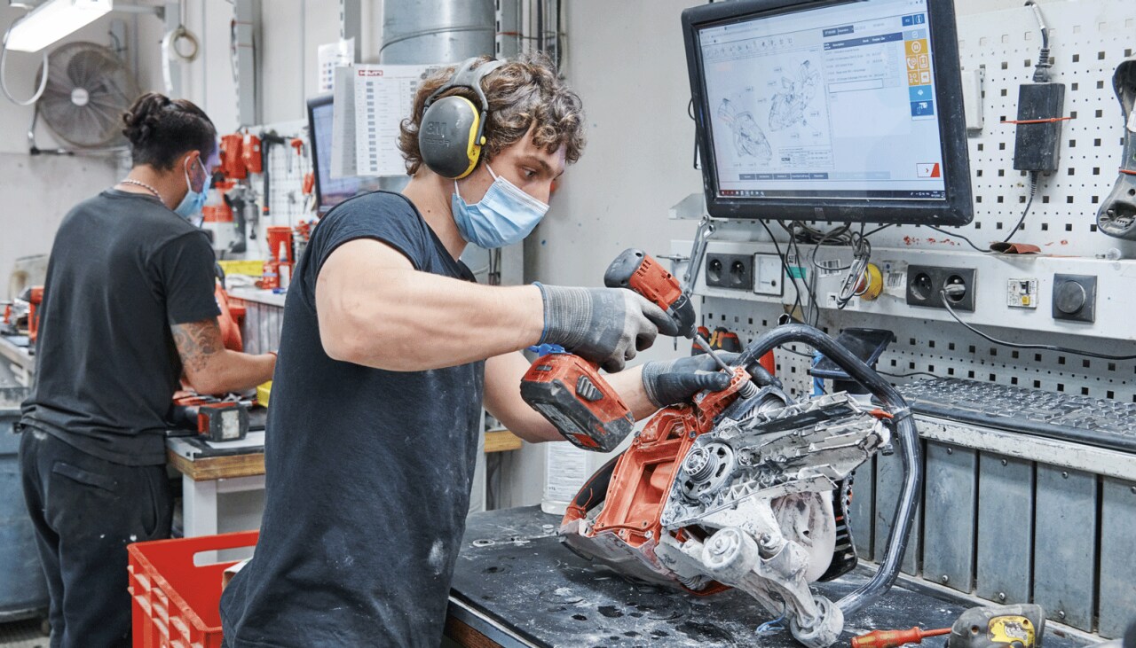 Reparación de una herramienta eléctrica hilti en uno de nuestros centros de reparación