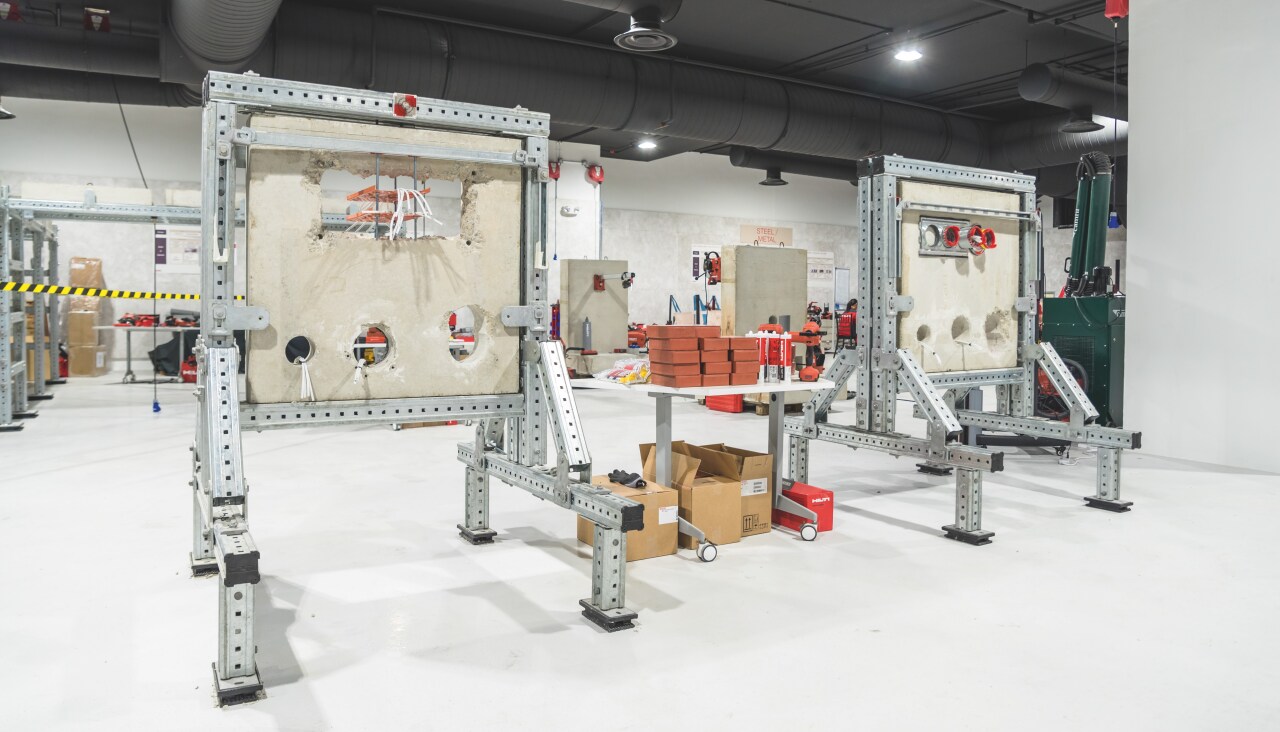 Barco de pruebas de herramientas en un centro de formación Hilti 