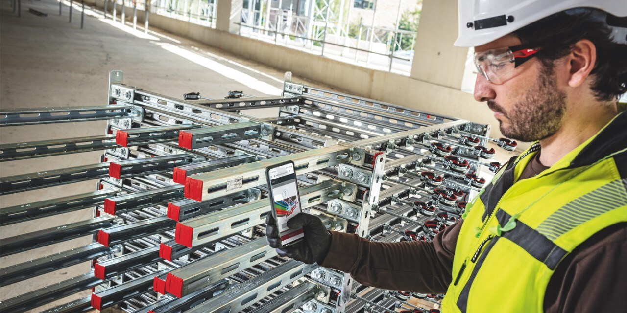 Vorgefertigte Schienen werden mit dem Smartphone eingeplant