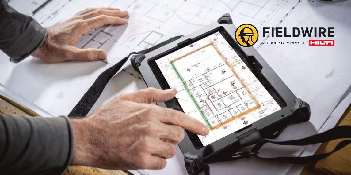 Valigia Hilti su un nastro trasportatore del centro logistico