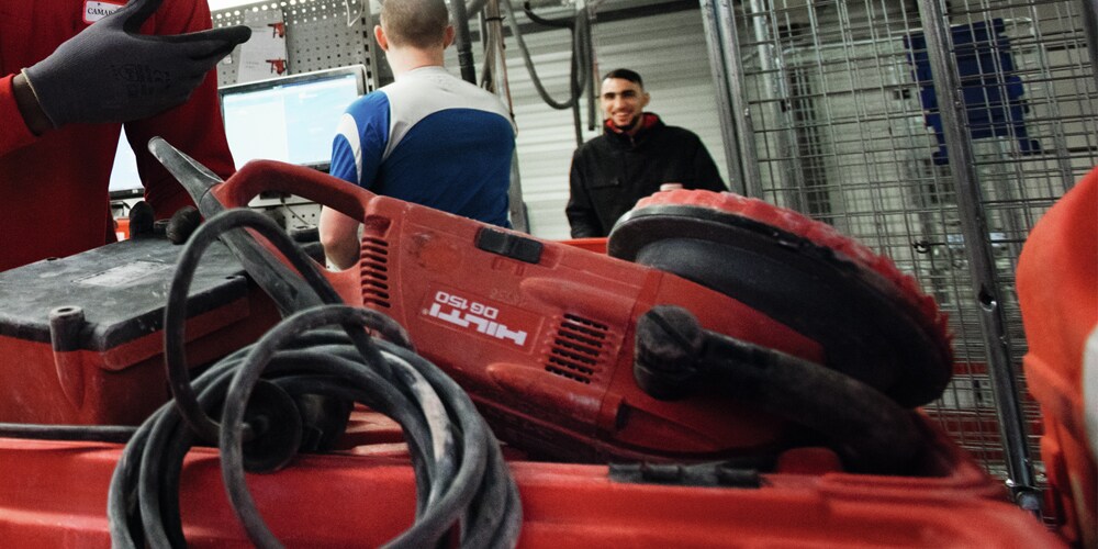 Naprawa szlifierki do betonu DG 150