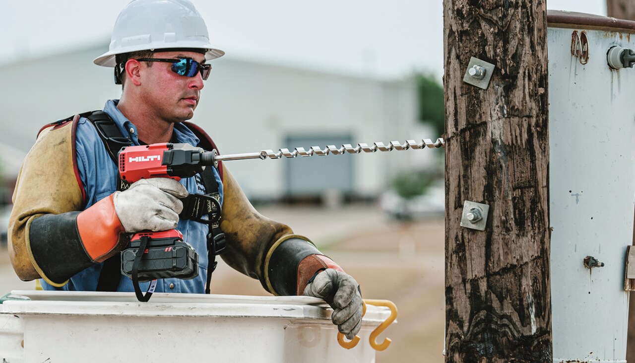 Piestiprināšana pie tērauda konstrukcijas