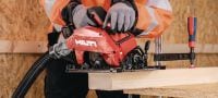 Power saw safety e-learning Online training course providing practical knowledge on the safety features and risks when using electric saws, explaining how to better avoid hazards